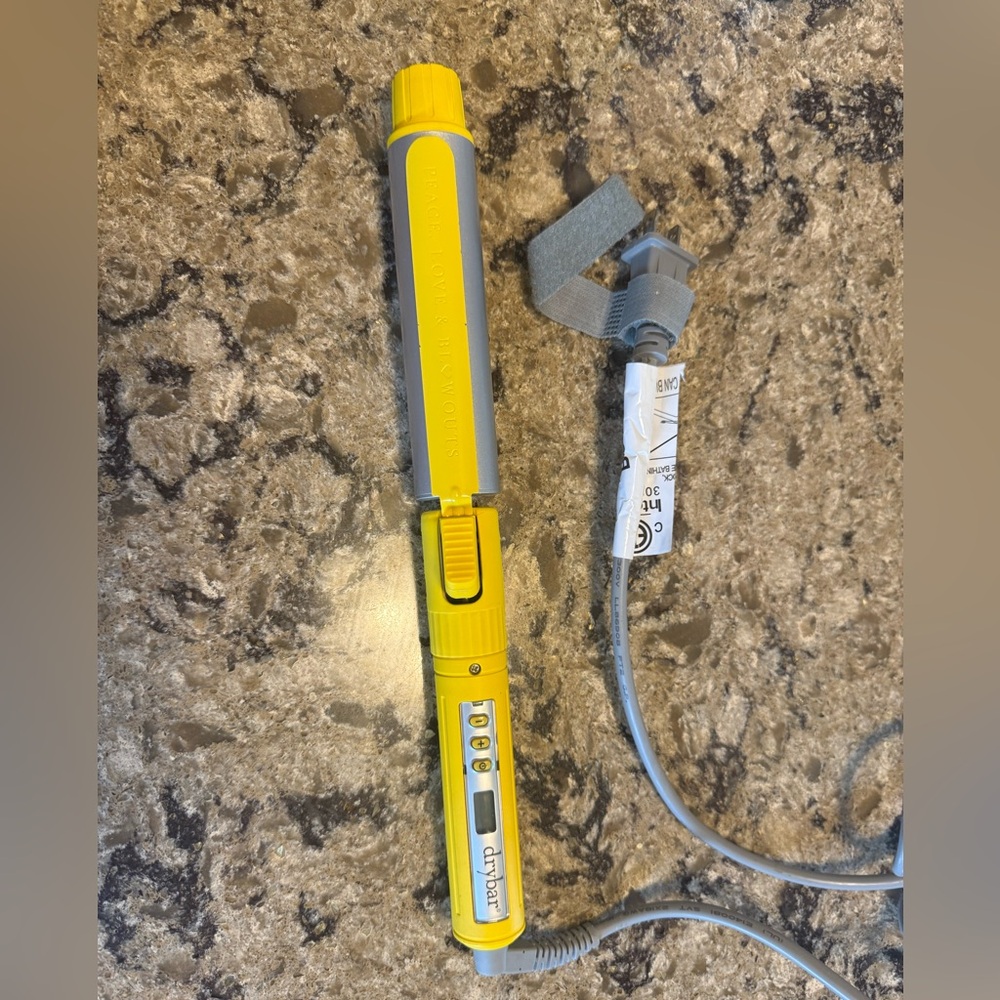 Drybar curling iron 1